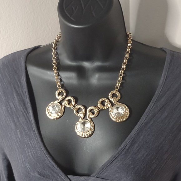 Pretty Gold Tone Metal And Clear Plastic Necklace Adjustable 18.5 To 20.5 Inches - Picture 1 of 11